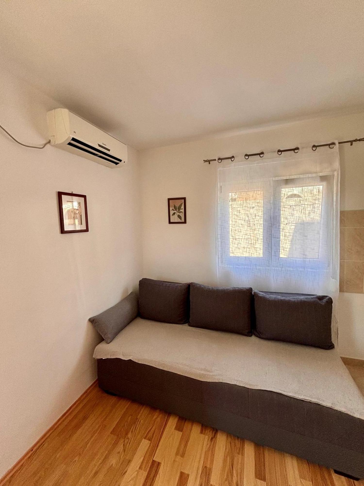 Apartmani Knezevic Posedarje Exterior foto