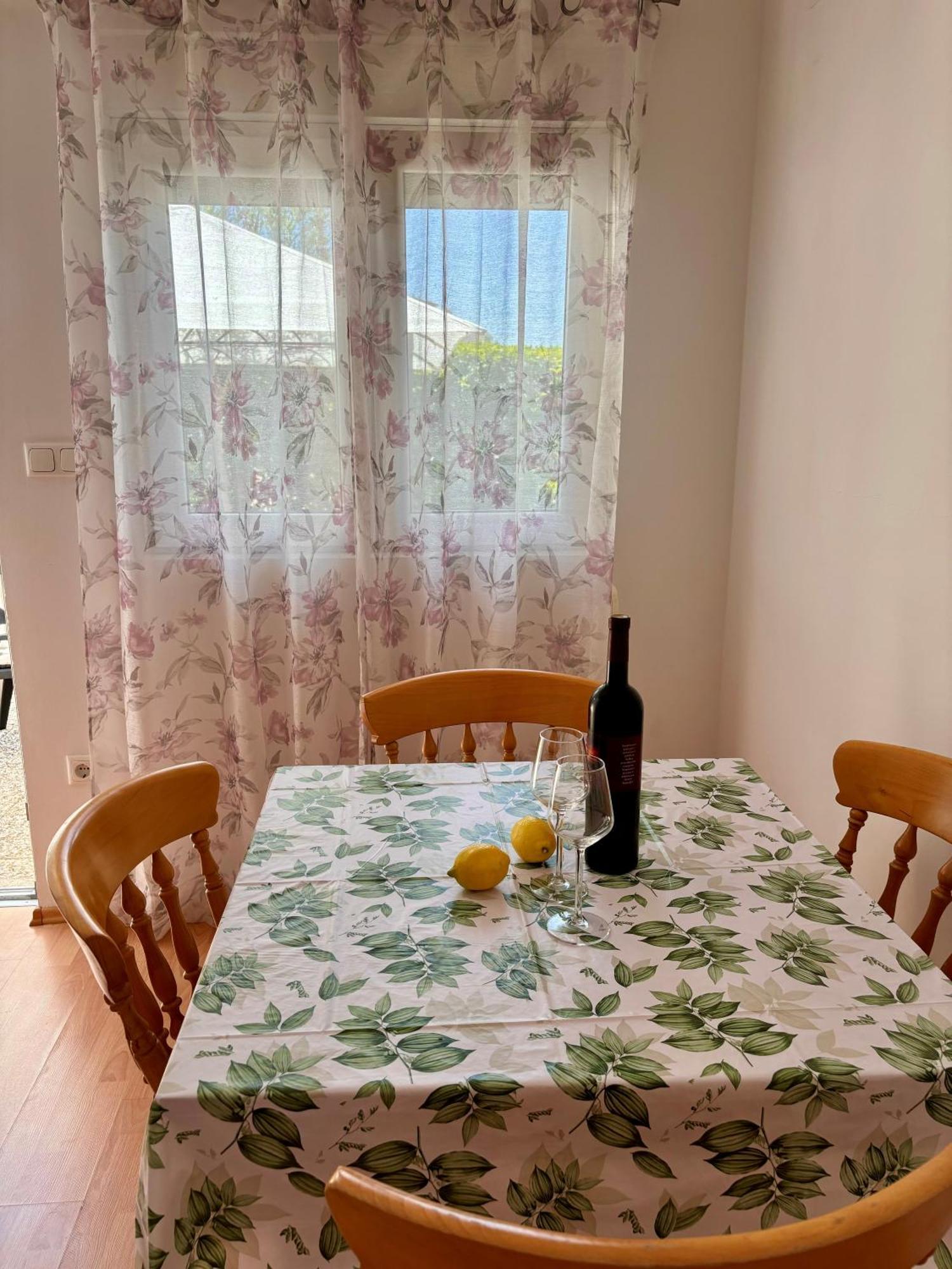 Apartmani Knezevic Posedarje Exterior foto